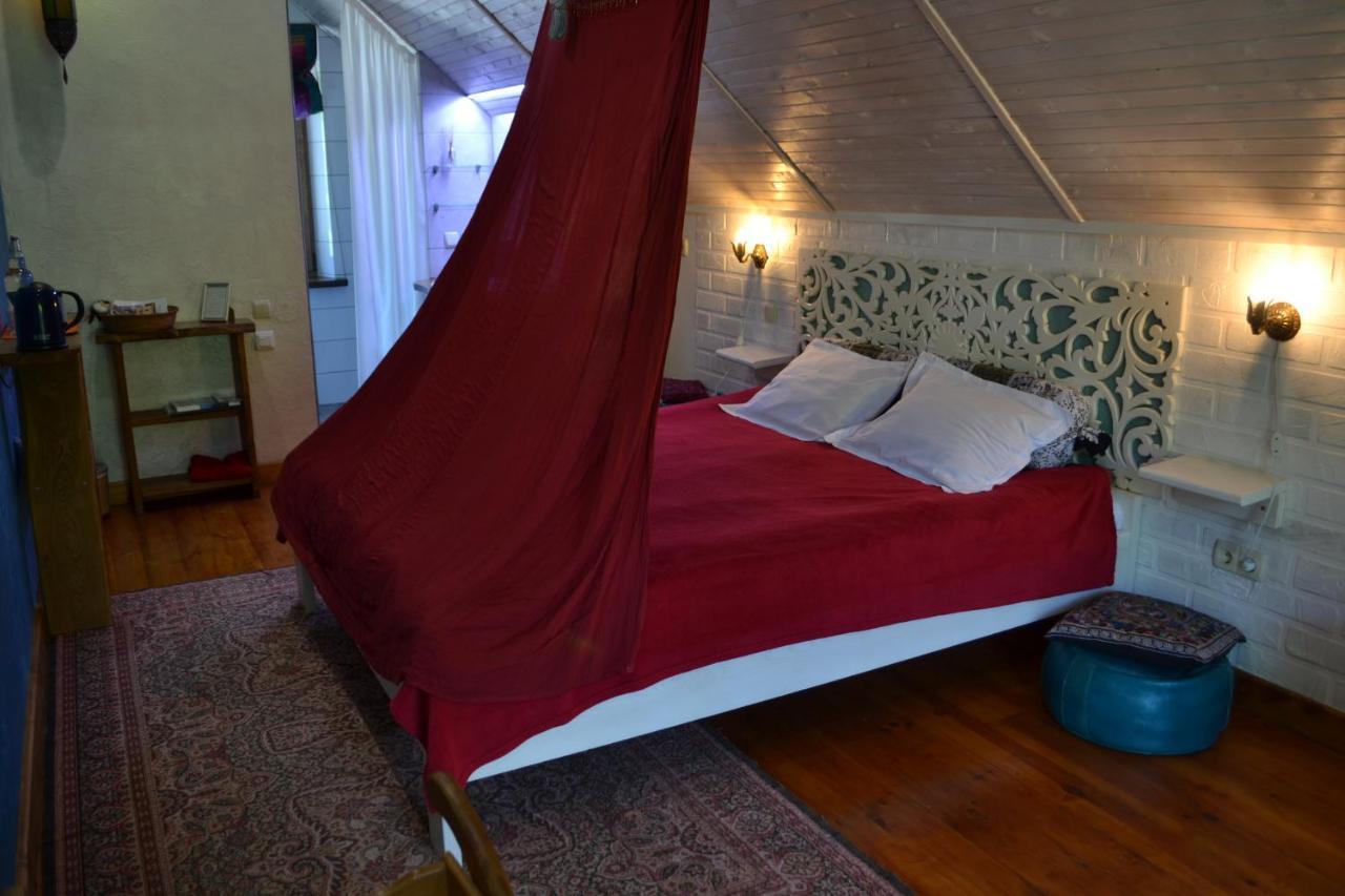 Romantic Guest House Каменец-Подольский Экстерьер фото